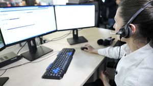 STS face angajări! Ce condiții trebuie să îndeplinești ca să devii operator 112