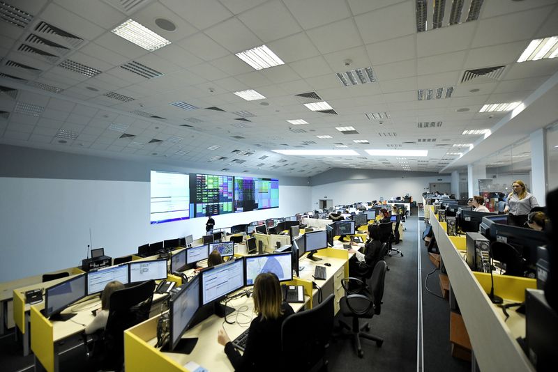 STS face angajări! Ce condiții trebuie să îndeplinești ca să devii operator 112