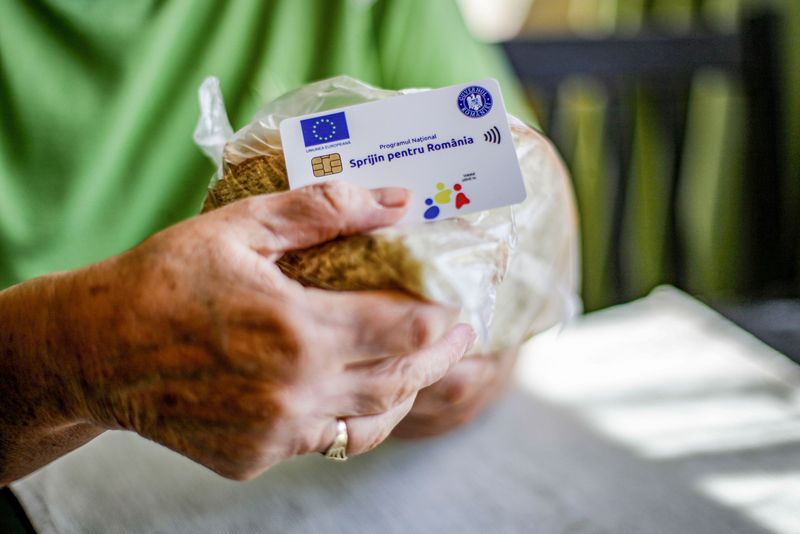 Tichete sociale 2023. Vezi c&acirc;nd intră prima tranșă de bani pe cardurile sociale
