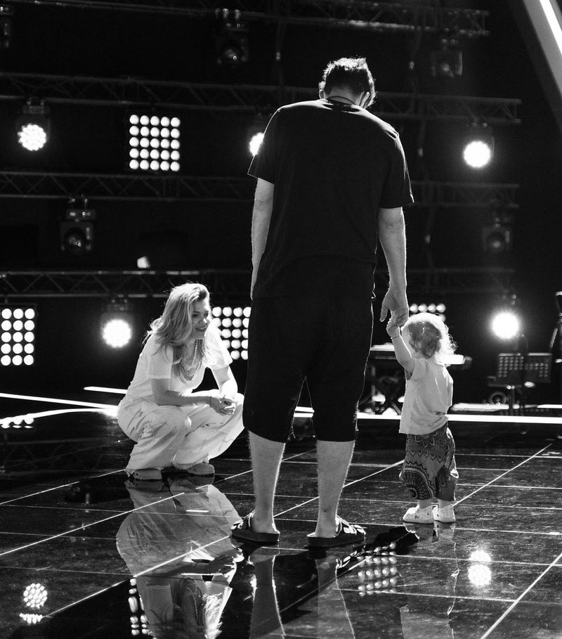 Gina Pistol și Smiley, alături de fiica lor Gina Pistol și Smiley copil