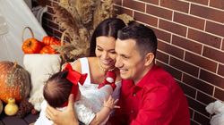 Flick și Denisa Filcea s-au cazat la un hotel situat la doar cinci minute distanță de locuința lor: ”O putem vedea de la balcon” De ce au plecat cei doi de acasă, cu tot cu fată?