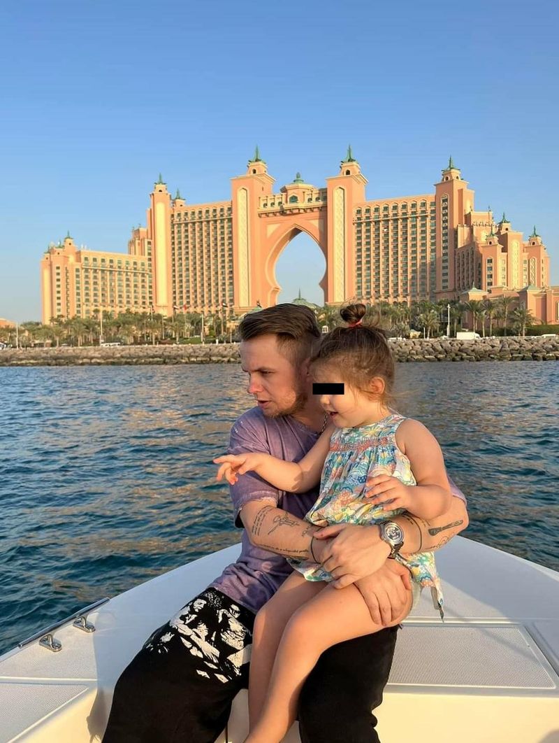 codin maticiuc, actor, surprin, smaranda, rețele de socializare