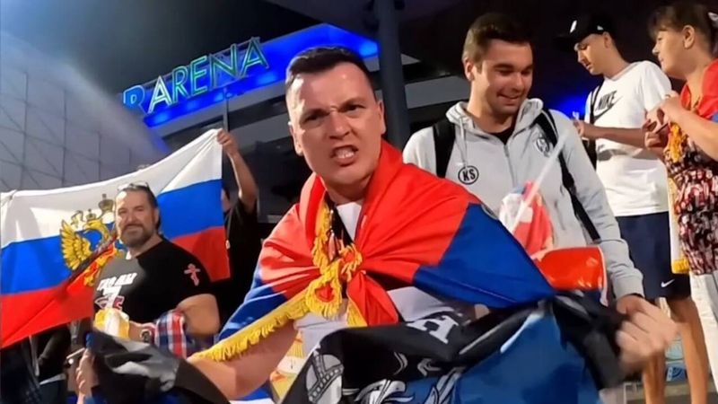 VIDEO &quot;Viaţă lungă Rusiei!&quot; Tatăl lui Djokovic, implicat într-un scandal uriaş la Australian Open