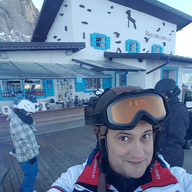 Șerban Huidu, urmărit de ghinioane! Prezentatorul TV a trecut printr-un accident la schi, dar și unul rutier, soldat cu trei victime, care au decedat