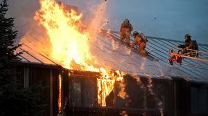 Incendiu cu 3 victime, într-o locuință din Sectorul 5 al Capitalei