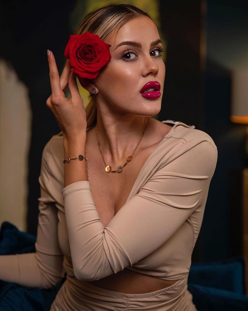 Emily Burghelea emily burghelea, fosta asistentă tv, fostă concurentă bravo ai stil, diagnostic, probleme de sănătate