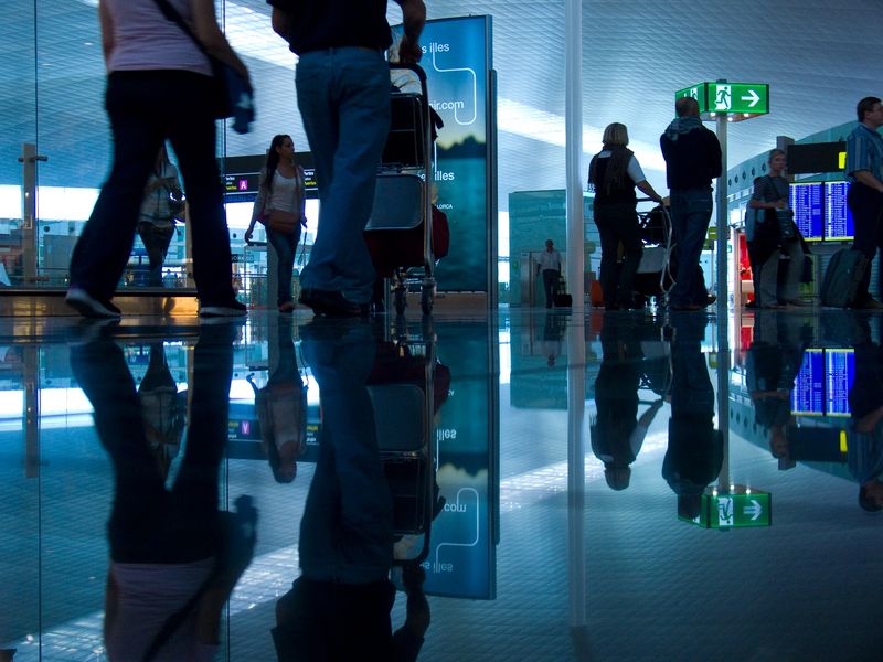 aeroport, israel, copil abandonat, caz socant