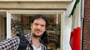 tudor chirilă, actor, teatru de comedie, angajată, fumat, rețele de socializare