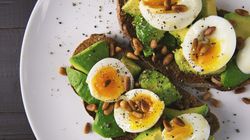 Patru rețete simple cu avocado, perfecte la micul dejun sau gustare. Te vei îndrăgosti iremediabil de aceste preparate rapide și sănătoase