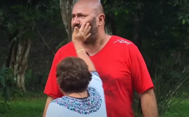 Cătălin Scărlătescu, pălmuit la TV