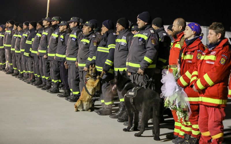Primii salvatori români sosiți din Turcia