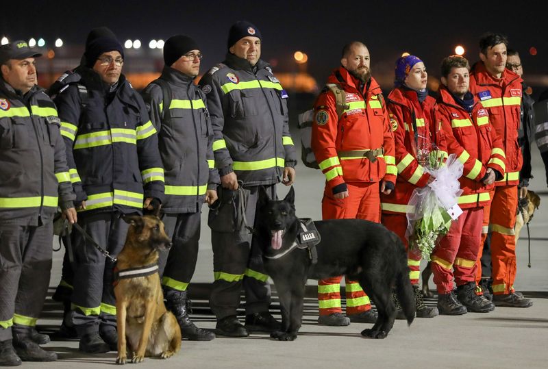Primii salvatori români sosiți din Turcia