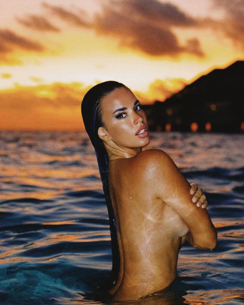 FOTO Ivana Knoll, aproape dezbrăcată la Gala Premiilor BAFTA. Cum a fost taxată 