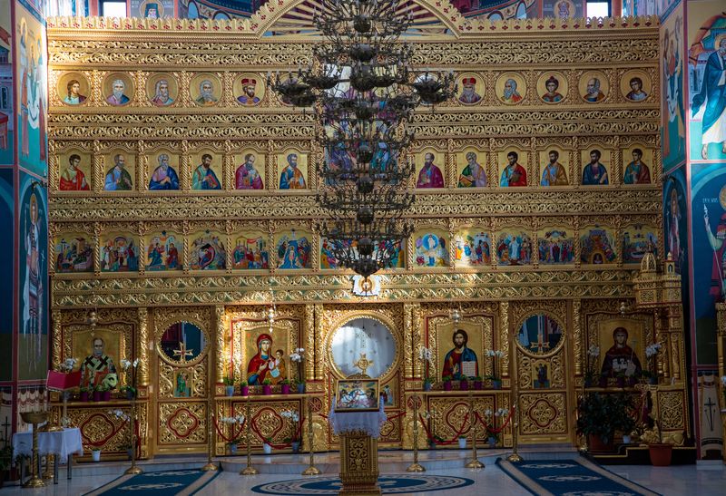 Calendar Ortodox, vineri, 24 februarie 2023. Sărbătoare cu cruce neagră! Zi de post cu dezlegare la ouă, lapte și br&acirc;nză