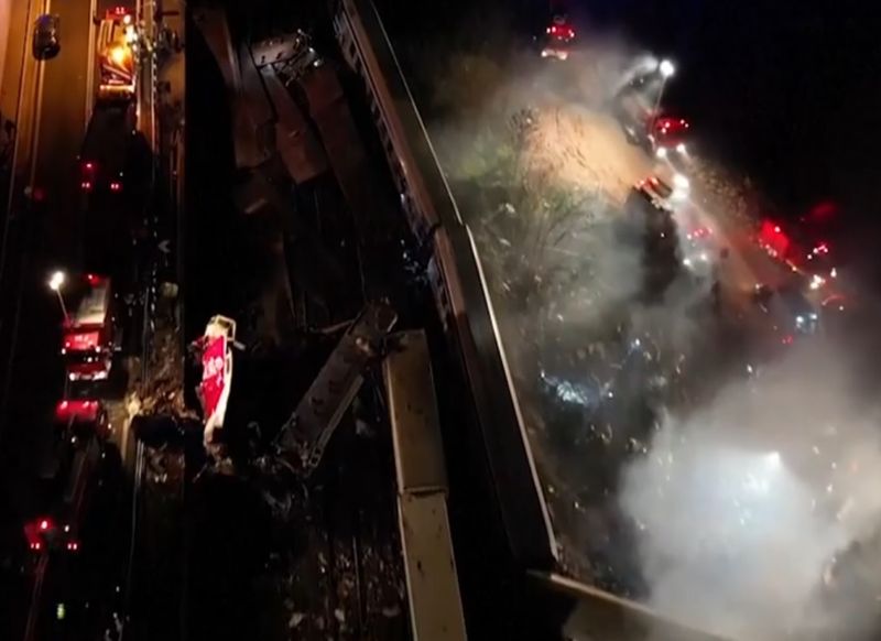 tragedie, grecia, accident feroviar, victime, trenuri lovite, vagon in flacari