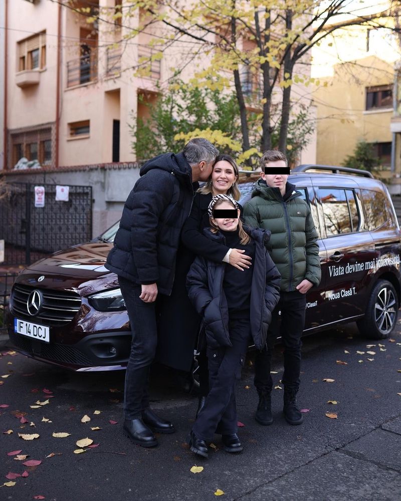 Ela Crăciun și familia sa