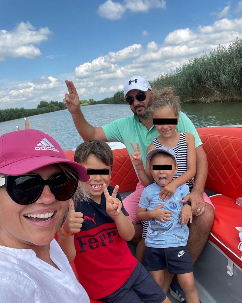 Mirela Vaida și familia sa