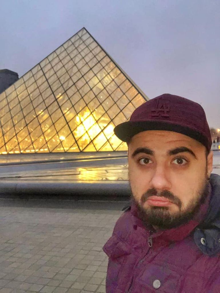 Emi&nbsp;instagram, Emi&nbsp;noaptea tarziu, Emi&nbsp; reactie acida