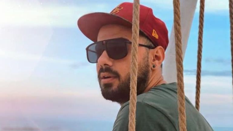 Emi&nbsp;instagram, Emi&nbsp;noaptea tarziu, Emi&nbsp; reactie acida