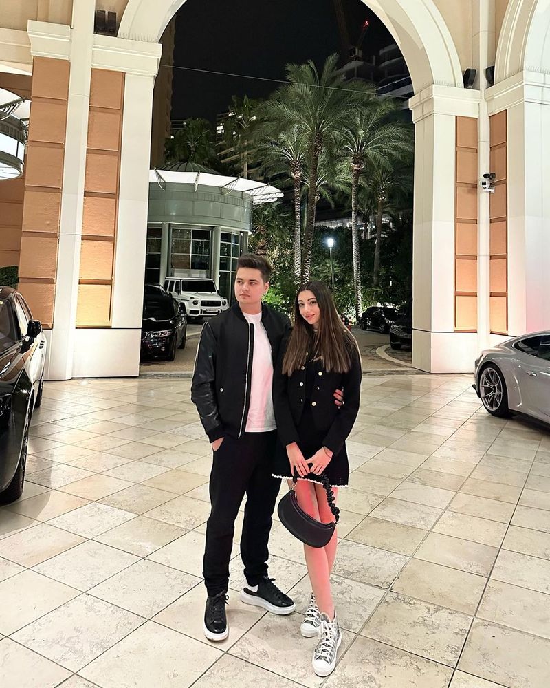 selly, vlogger, iubită, smaranda stirbu, vlog