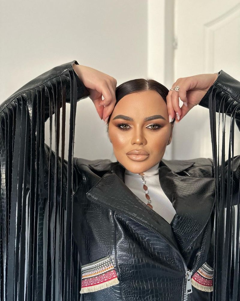 Carmen de la Sălciua copil, Carmen de la Sălciua marian corches, Carmen de la Sălciua anunt