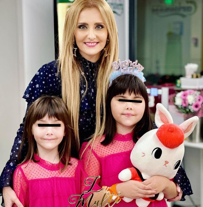 Alina Sorescu și fiicele sale