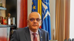 Cine e Raed Arafat. Vezi care e specializarea sa ca medic