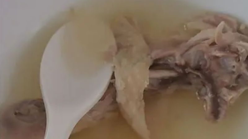 mancare, spital, tanara mama, imagini socante, mancare spital