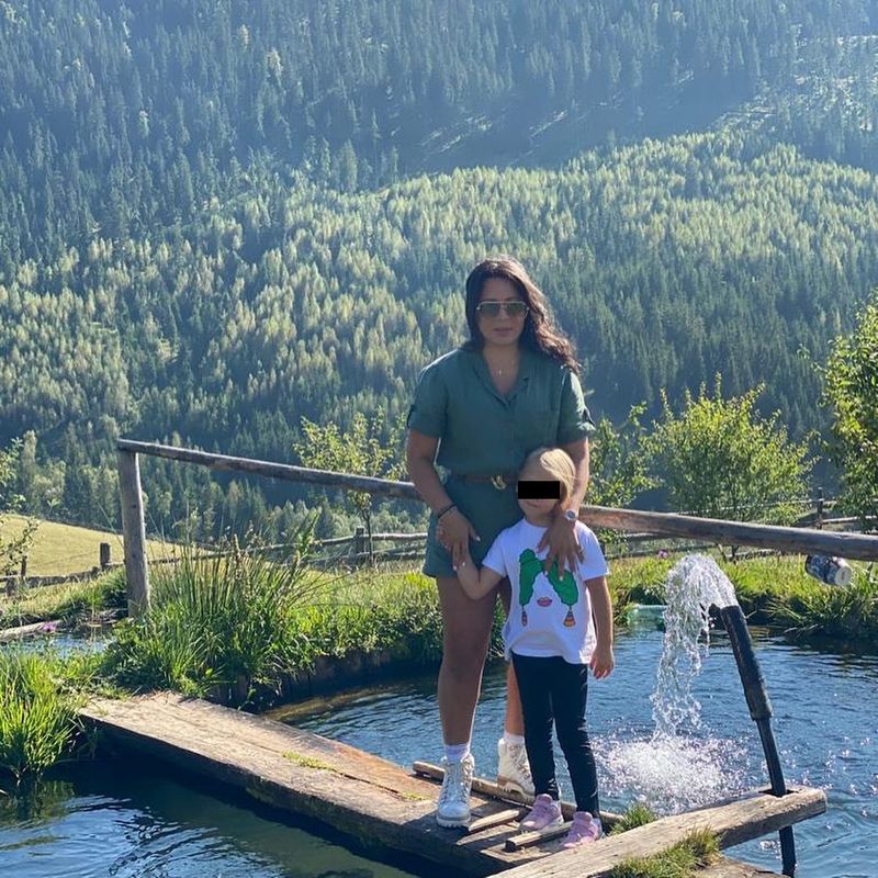 Oana Mizil și fiica sa