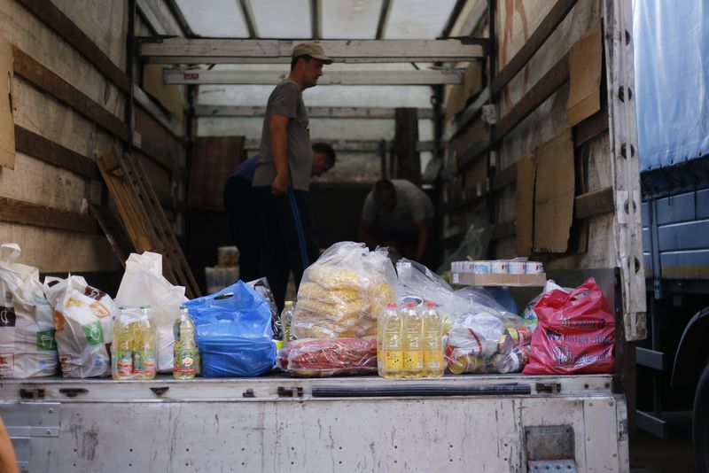 A început distribuirea de alimente de la stat. Iată ce conțin pachetele pentru cei vulnerabili