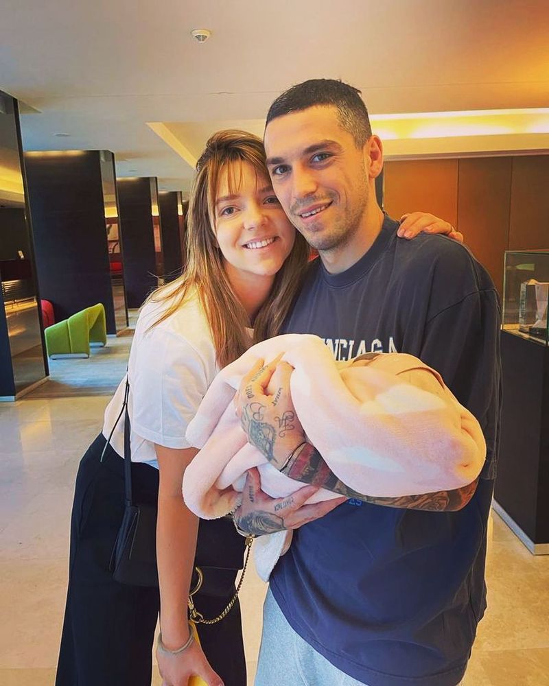 Nicolae Stanciu trăiește o poveste frumoasă de dragoste 