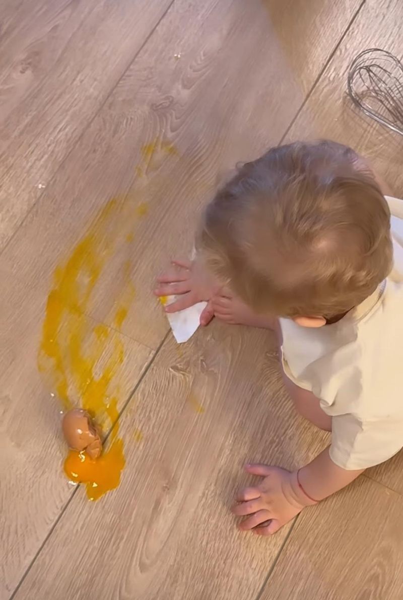 gabriela prisăcariu, dani oțil, fiu, imagini, rețele de socializare