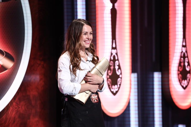 Cine e Nina Hariton, cuțitul de aur a lui Sorin Bontea. Concurenta este agent imobiliar și trăiește la Paris de opt ani