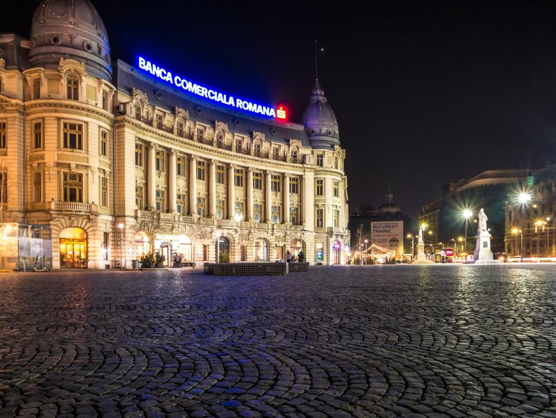 Programul băncilor de Paște 2023. Vezi ce orar au instituțiile bancare &icirc;n perioada sărbătorilor pascale