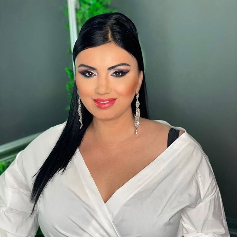 Adriana Bahmuțeanu Adriana Bahmuțeanu