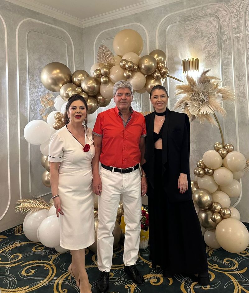 Marioara Man Gheorghe, alături de soțul ei și Ana P&icirc;rvulescu