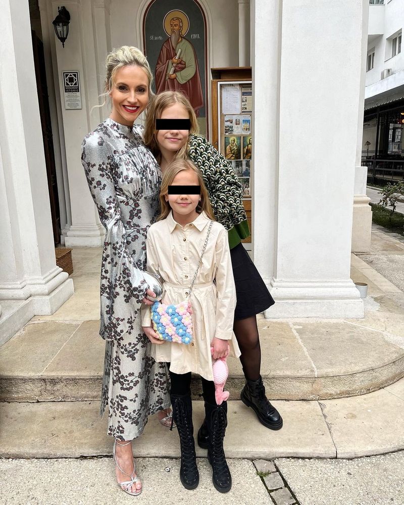 Andreea Perju și fiicele sale