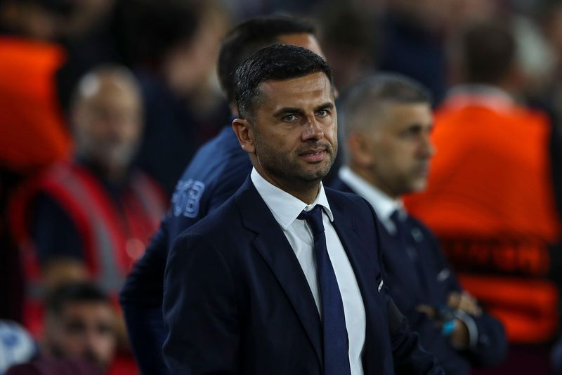 Nicolae Dică și-a dat demisia din postul de antrenor principal la CS Mioveni Nicolae Dică și-a dat demisia din postul de antrenor principal la CS Mioveni