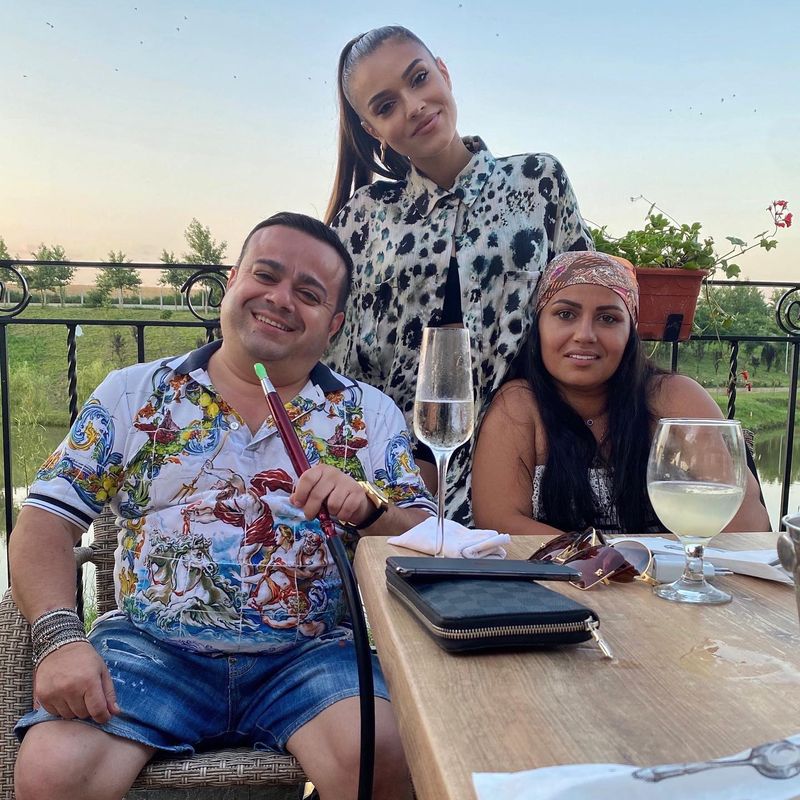 Karmen Simionescu, Adrian Minune și soția