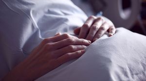 O tănără din Iași a ajuns la spital crezând că este însărcinată