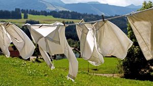 Moșii de vară 2023. Se spală sau nu rufe în Sâmbăta Morților