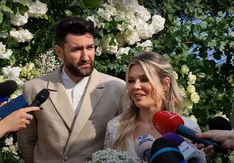 gina pistol si smiley