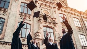 Mesaje și urări pentru absolvenții de liceu. Cele mai frumoase felicitări la încheierea studiilor