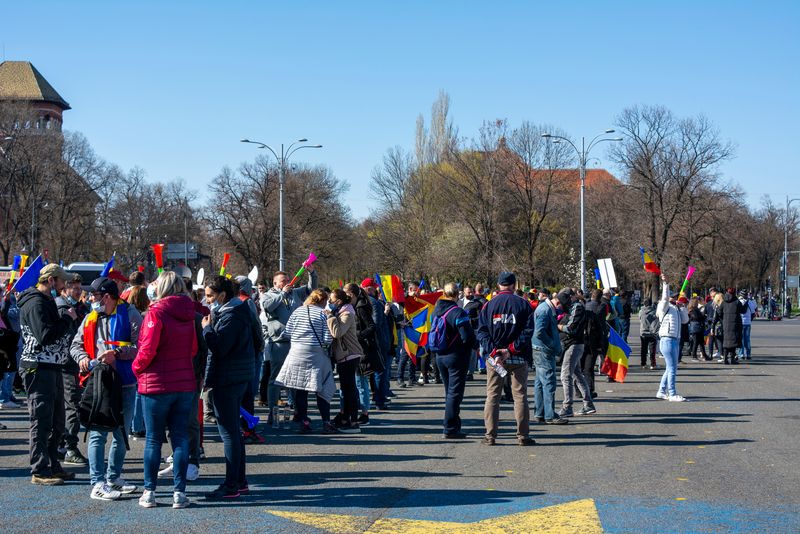 Când începe și când se încheie vacanța de vară 2023