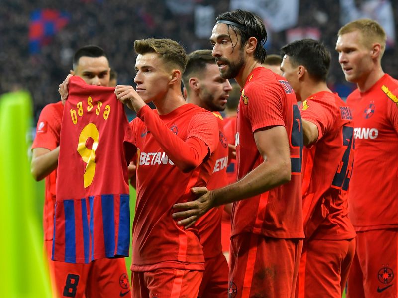 Octavian Popescu și echipa FCSB Octavian Popescu și echipa FCSB