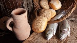 Când e dezlegare la pește în Postul Sfinților Petru și Pavel 2023. Zilele în care se poate mânca pește, ulei și vin