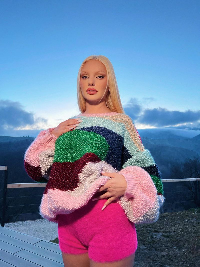 Cine este Alexandra Stan? Biografie: studii, v&acirc;rstă, familie