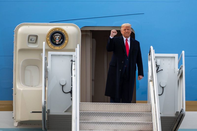 Biografie Donald Trump. Fostul Președinte al Americii își serbează aniversarea. Iată câți ani împlineșteBiografie Donald Trump. Fostul Președinte al Americii își serbează aniversarea. Iată câți ani împlinește
