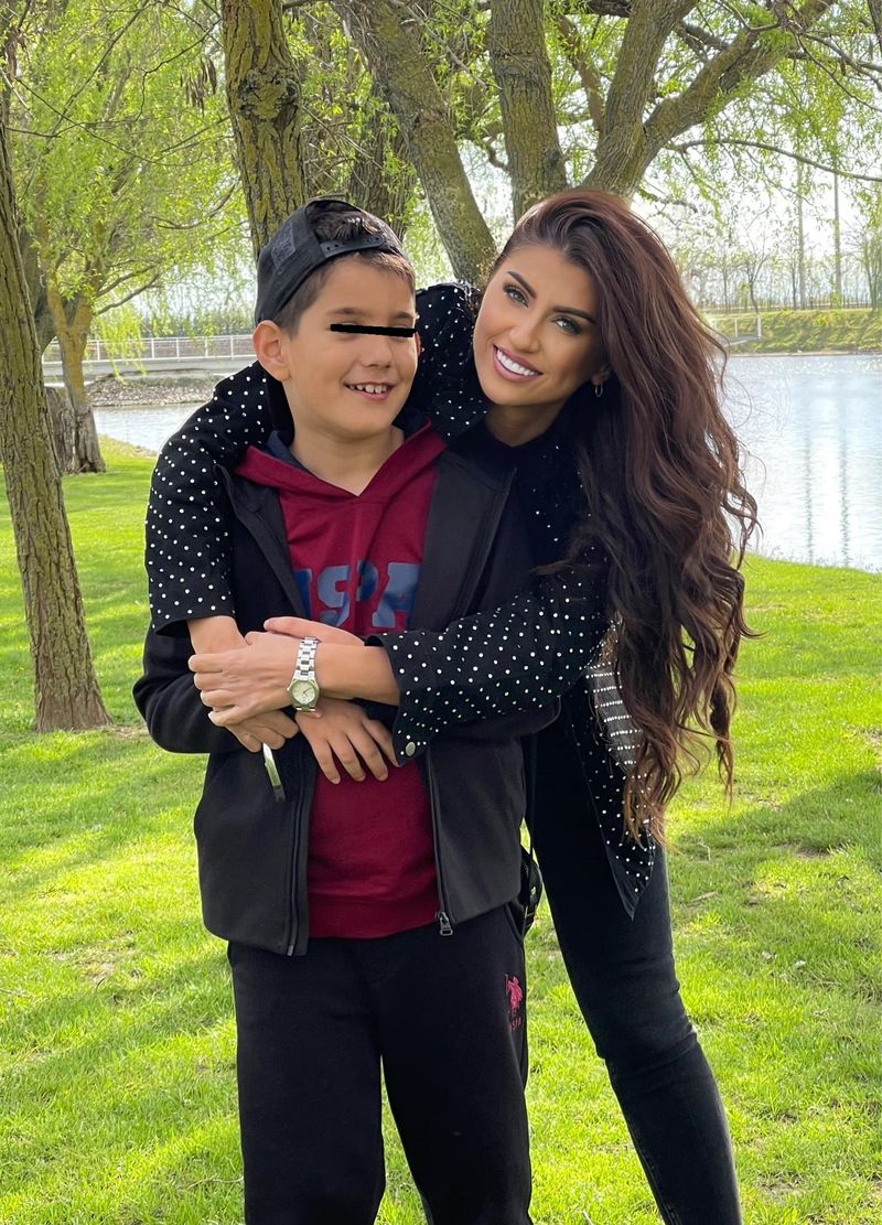 Alina Radi și fiul ei