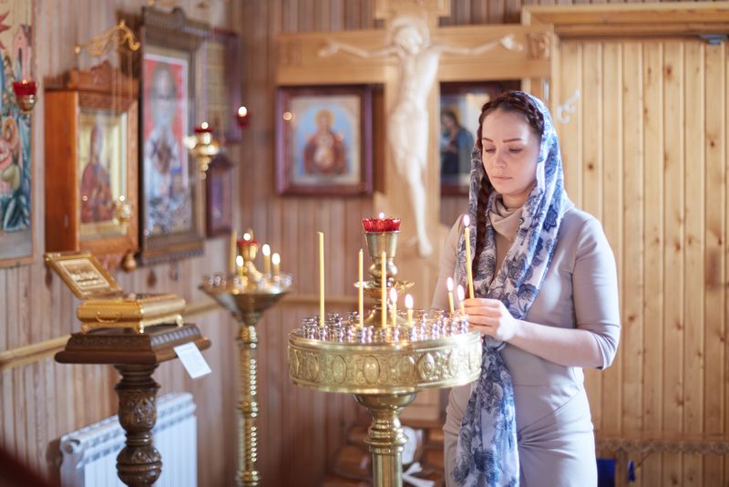 Calendar Ortodox Joi, 29 iunie 2023. Cruce roșie Sfinții Apostoli Petru și Pavel sunt prăznuiți astăzi